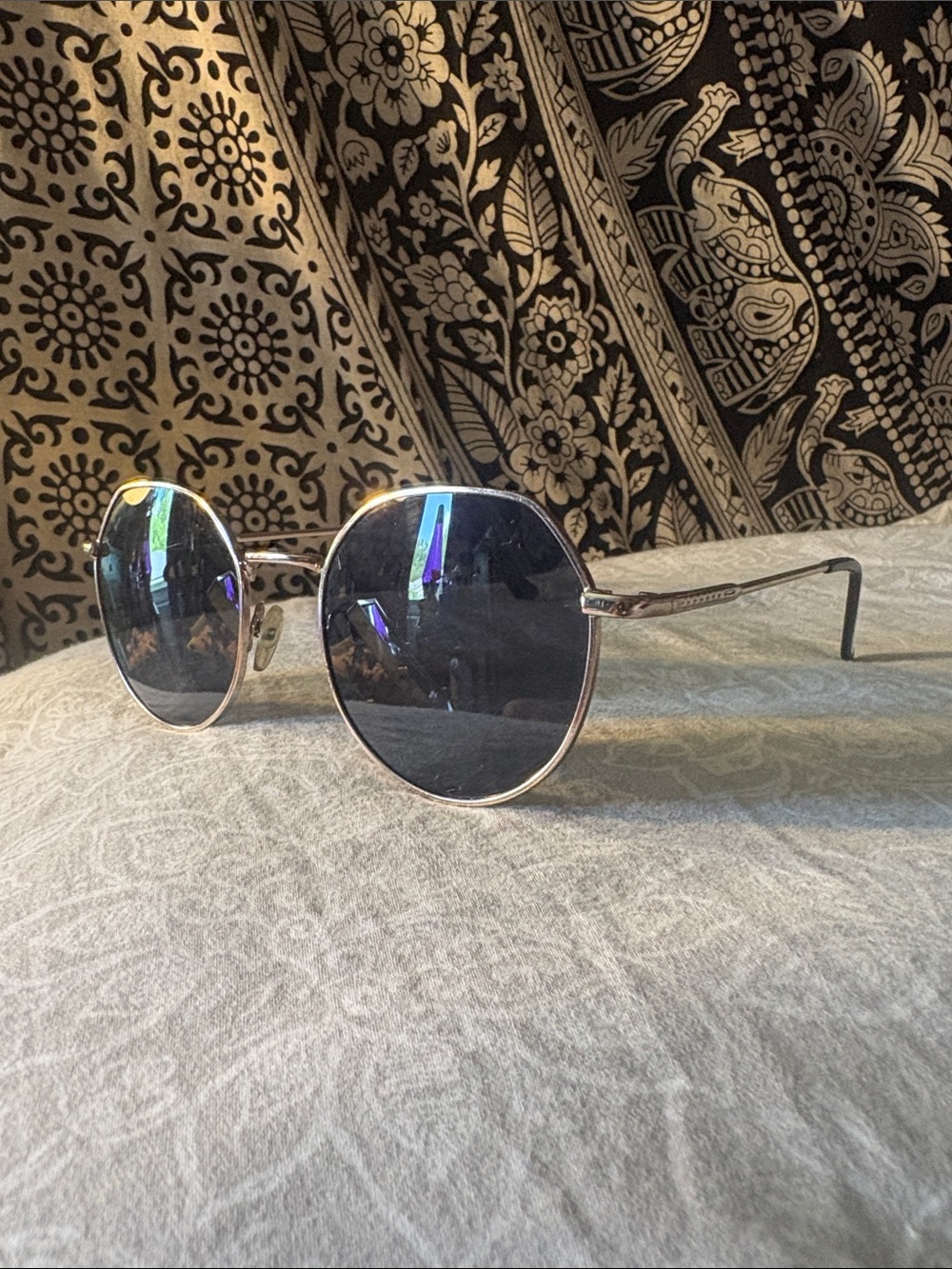 Round Metal Frame Sunglasses in Silver with Dark Lenses